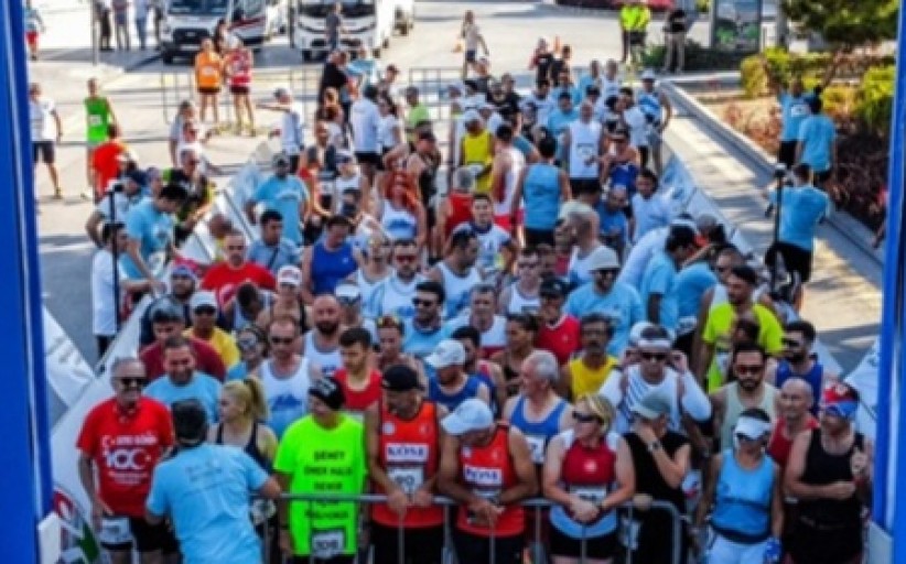 Niğde'de Şehit Ömer Halisdemir Yarı Maratonu